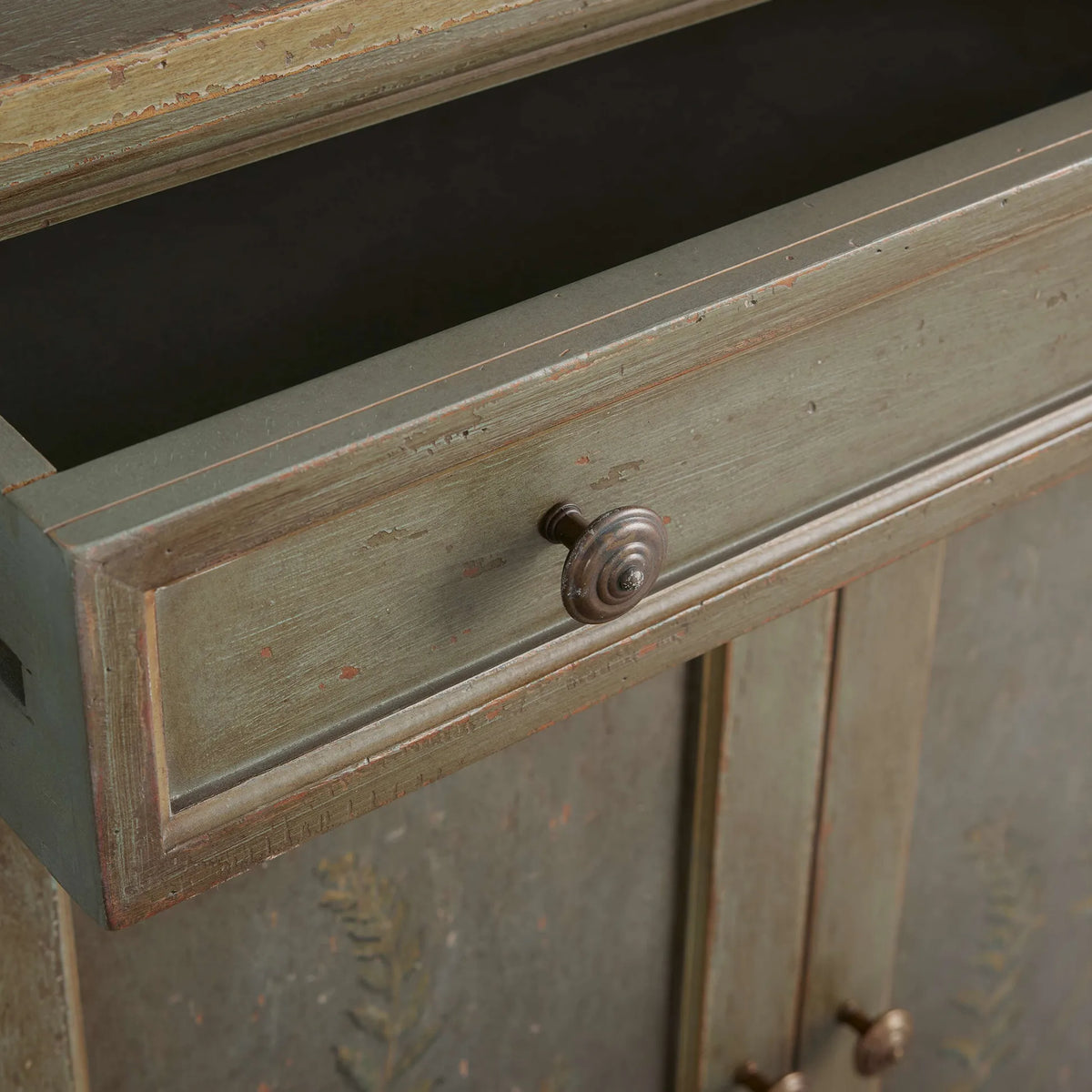 Buffet de salle à manger Cosetta avec motif de fougères peint à la main, en bois antique, meuble d'entrée