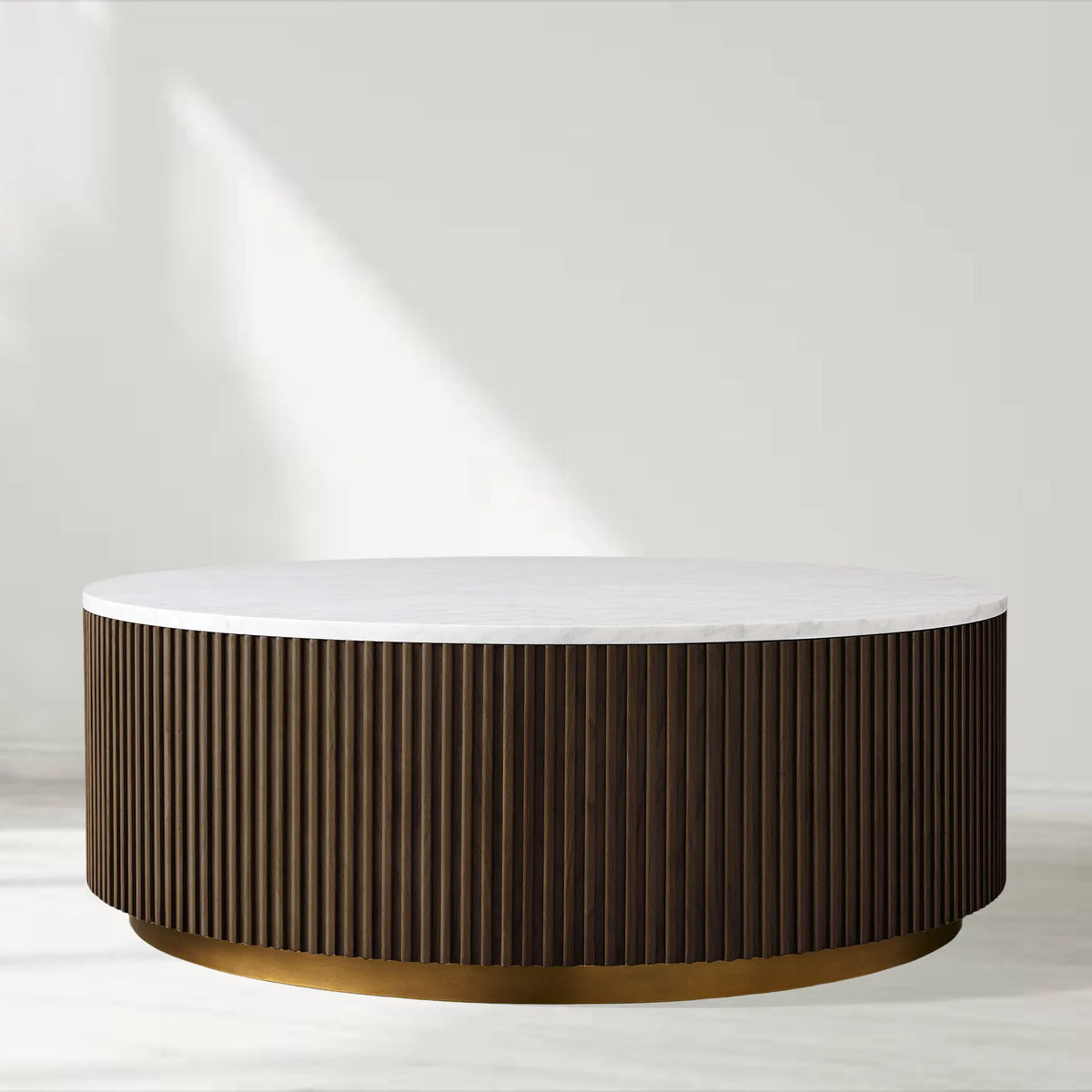 Finnley Runder Couchtisch Sofa Beistelltisch Teetisch mit Steinplatte & Messingsockel