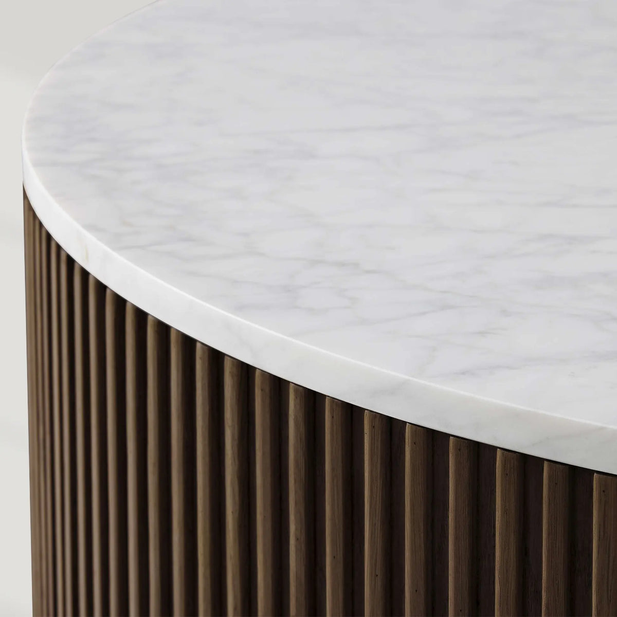 Finnley Runder Couchtisch Sofa Beistelltisch Teetisch mit Steinplatte & Messingsockel