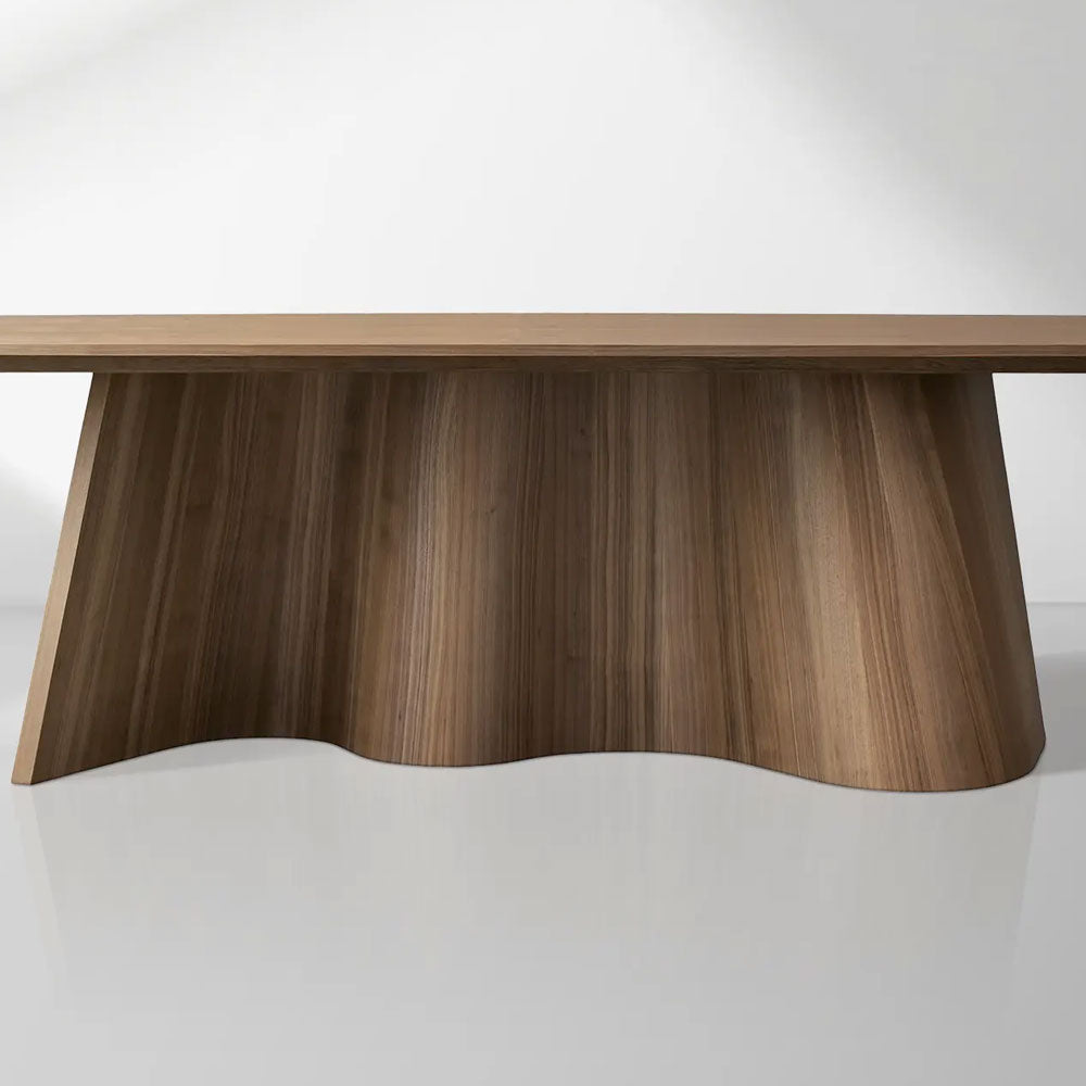 Table de salle à manger Cortina en forme de bateau, en noyer américain avec piètement ondulé