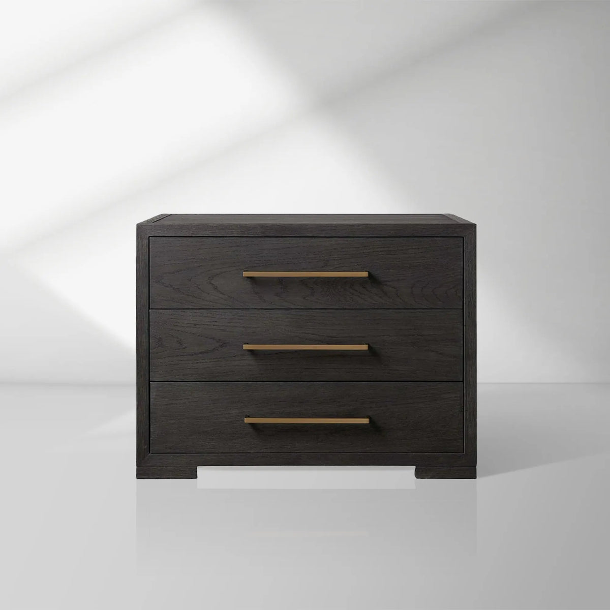 Darwyn Closed Nightstand with Solid Oak Wood & Oak Veneers Brass Handles Bedside Nightside Table 3-Drawer Cabinet