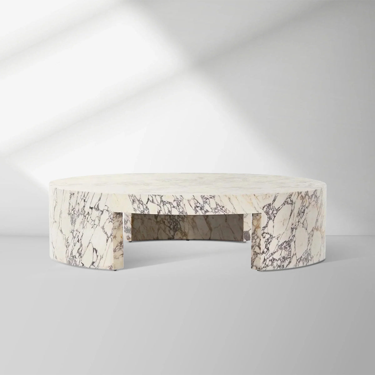 Runder Couchtisch Veneta mit Carrara-Marmor-Furnierplatte für Wohnzimmer und Holztisch