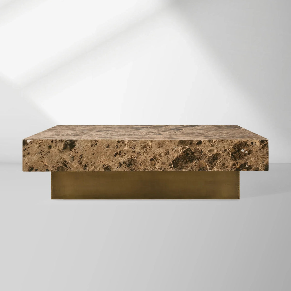 Table basse Zelie avec plateau en marbre Emperador et base en laiton brossé Table basse de salon de luxe