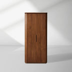 Armoire de rangement haute Caden avec portes en bois, en noyer, vitrine d'entrée ou de salle à manger.