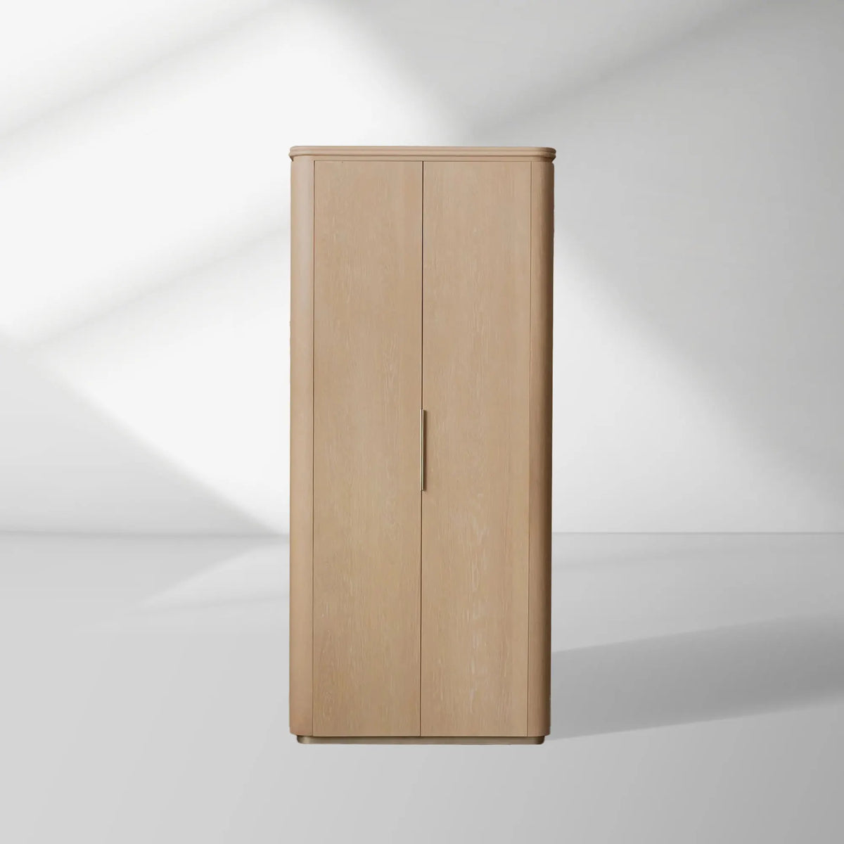 Armoire de rangement haute Caden avec portes en bois, en noyer, vitrine d'entrée ou de salle à manger.