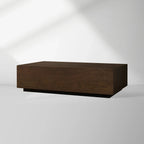 Table basse rectangulaire Sullivan avec placages en chêne massif et base à plinthe noire Table basse de salon