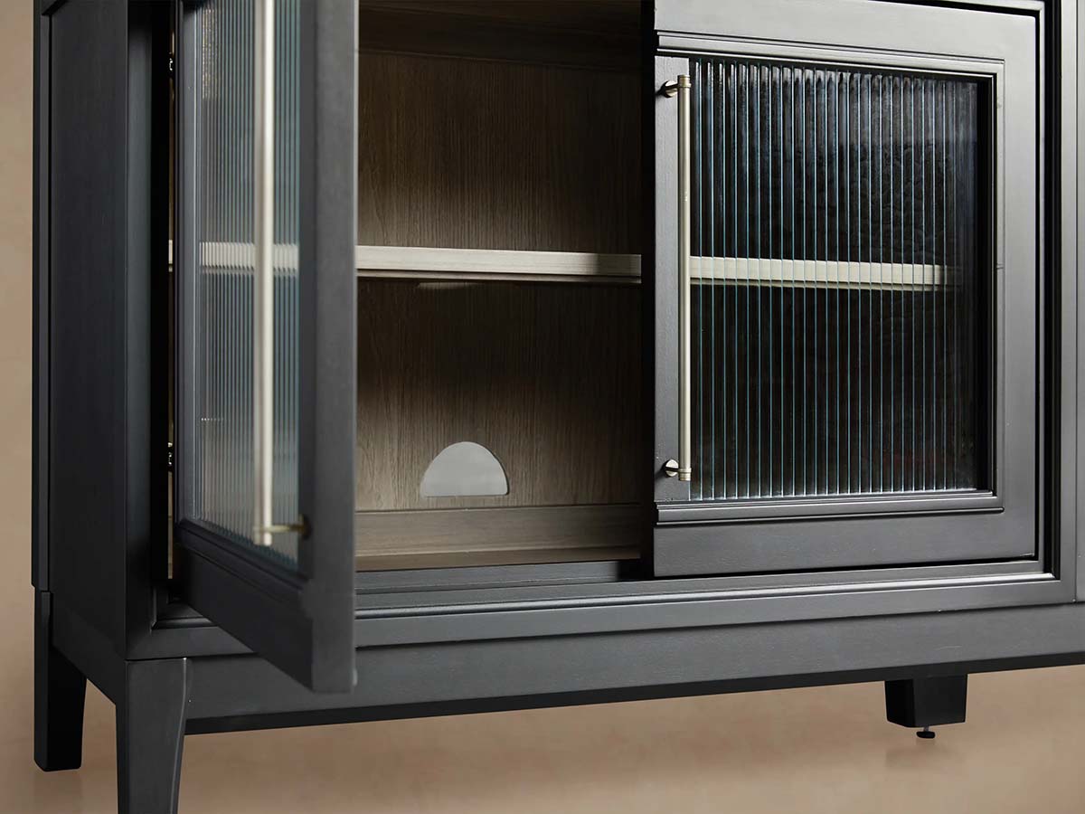 Rowan TV-Schrank aus Holz mit geriffelten Glastüren, Eingangsschrank und Medienkonsole