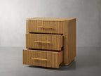 Table de chevet Finnley Wood avec placage de chêne, meuble de chambre à coucher, 3 tiroirs