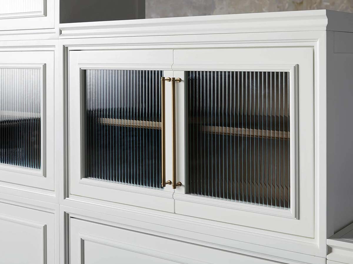 Rowan Wood Modulares Wandregal, Mahagoni-Aufbewahrungsschrank mit geriffeltem Glas