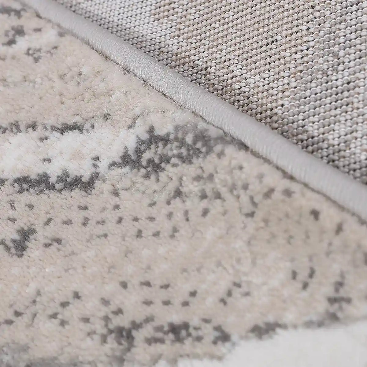 Tapis abstrait Meilade Stone Vein neutre à l'aspect rustique et décontracté, style moderne texture effet pierre.