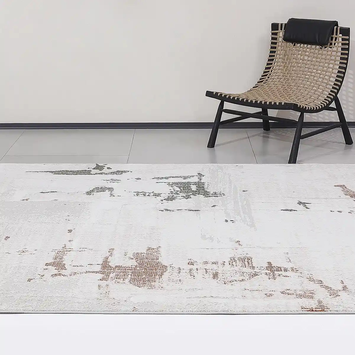 Tapis Melard lavé doux, motif abstrait neutre, sensation de détente et texture rétro, style moderne et doux.