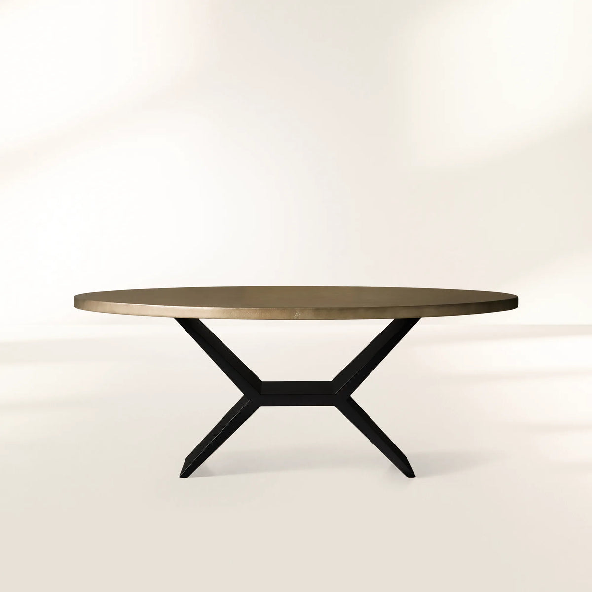 Table de salle à manger en métal recyclé avec piètement en fer Vertex et surface unique