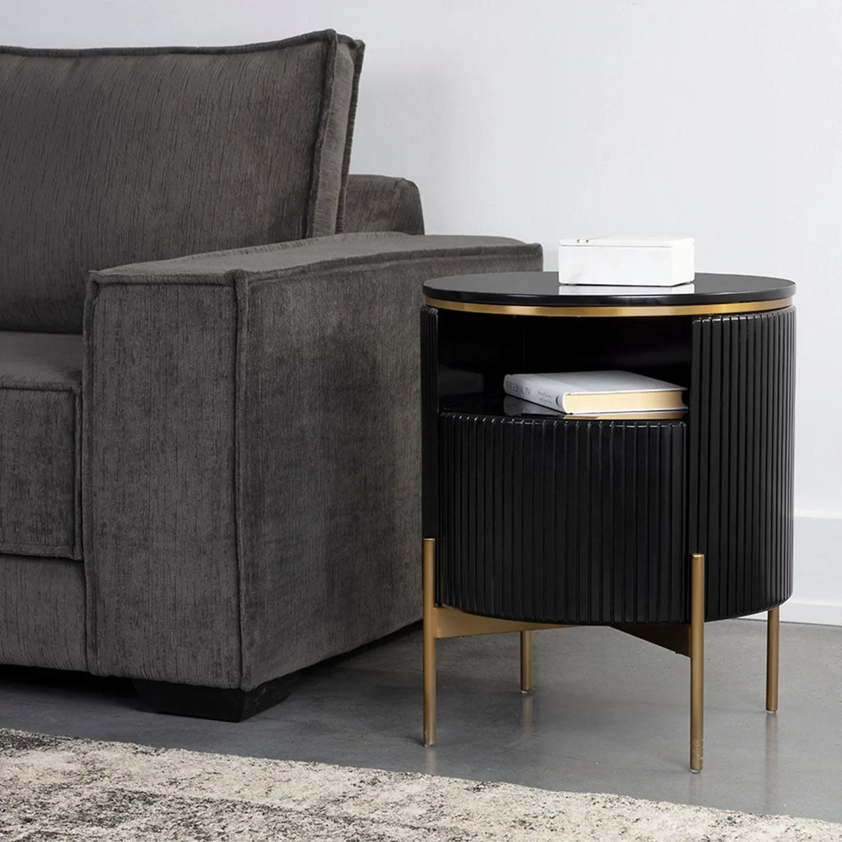 Table de chevet Panoso en bois avec base en acier doré, table de nuit de luxe