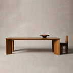 Table de salle à manger rectangulaire en bois Yorn avec piètement incliné