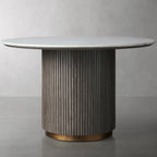 Plateau rond en marbre Finnley avec socle en bois