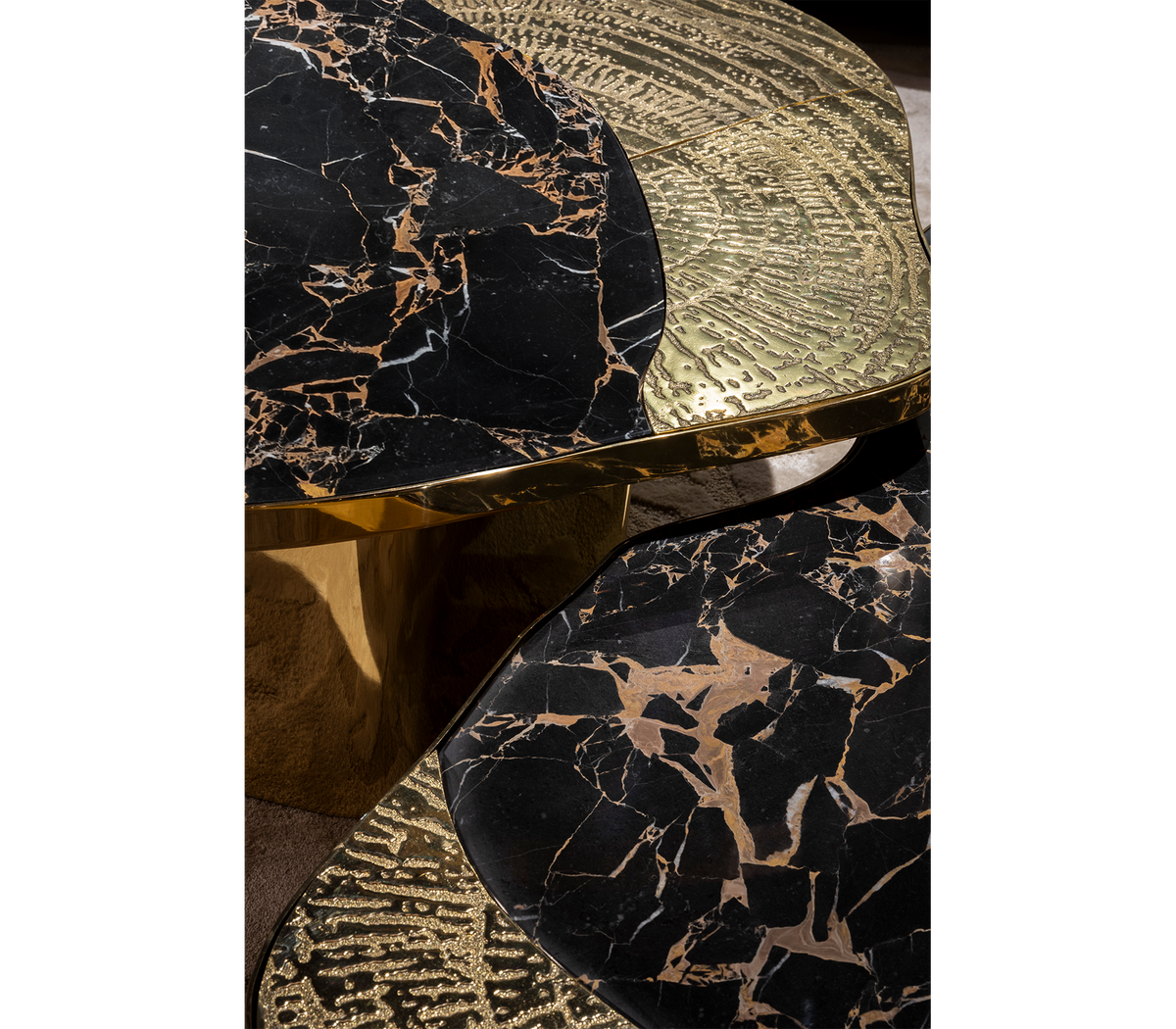Luxury Calacatta Marble Coffee Table with Black Sculptural Base & Modern Design Center Tea Table