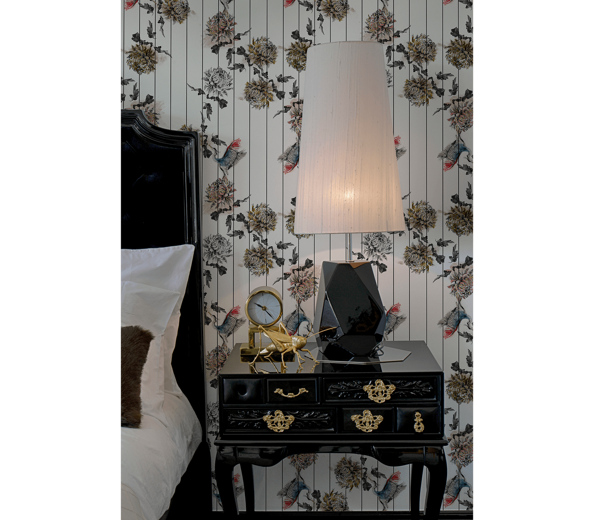 York Right Baroque High Gloss Black Luxury Nightstand