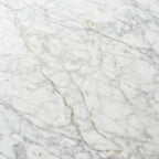 Elliot Esstisch mit Carrara-Marmorplatte, rechteckiger Esstisch aus weißem Stein mit massivem Eichengestell