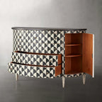 Buffet/meuble de rangement moderne en bois de peuplier Andretta, orné de motifs géométriques noirs et blancs