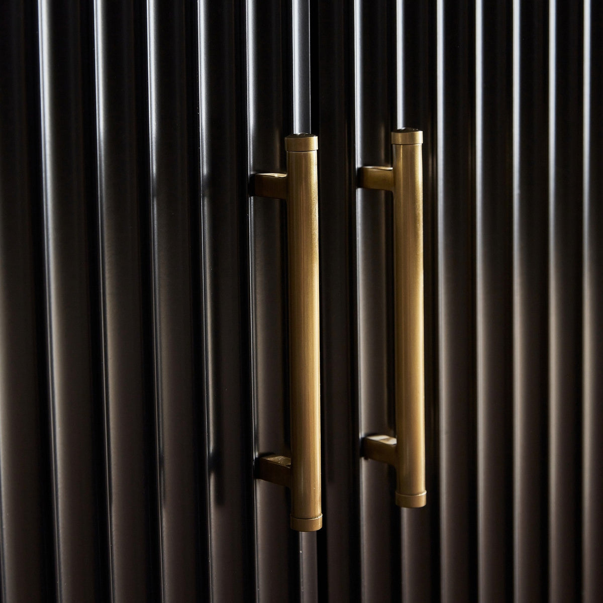 Meuble bar Louis Wood, armoire à vin, buffet d'inspiration constructiviste, porte-verres intégré