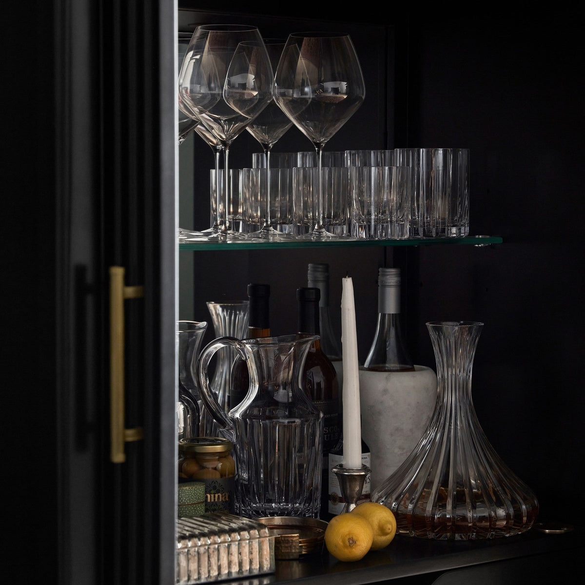 Meuble bar Louis Wood, armoire à vin, buffet d'inspiration constructiviste, porte-verres intégré