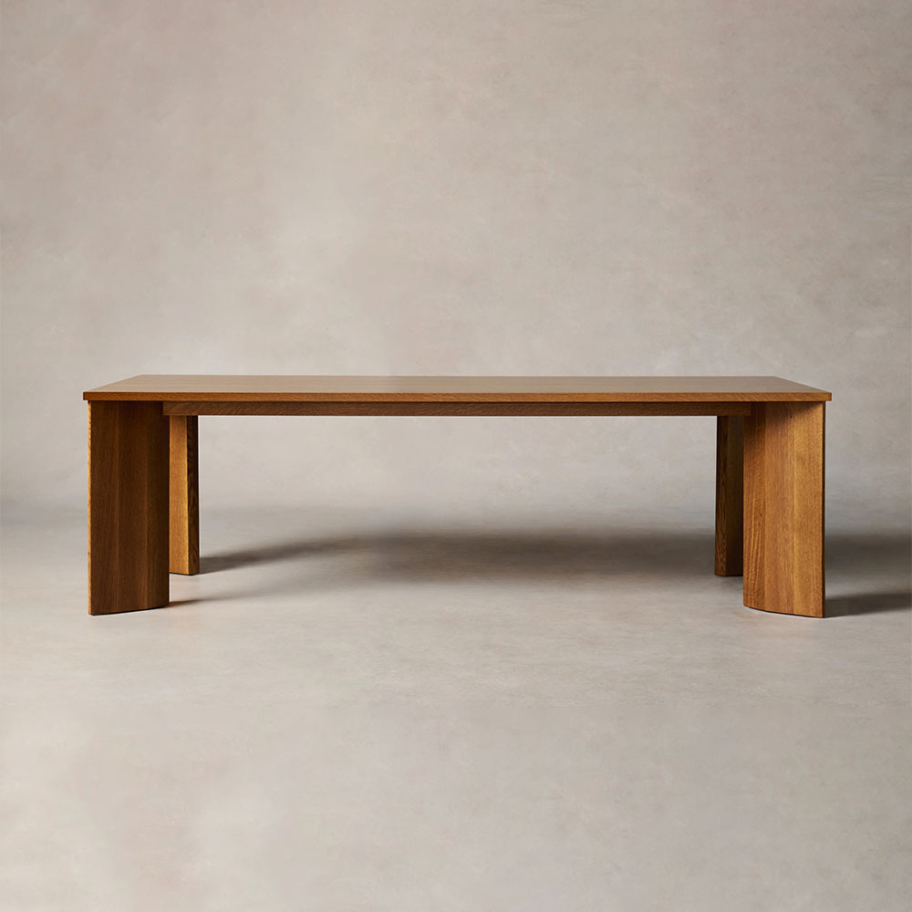 Table de salle à manger rectangulaire en bois Yorn avec piètement incliné