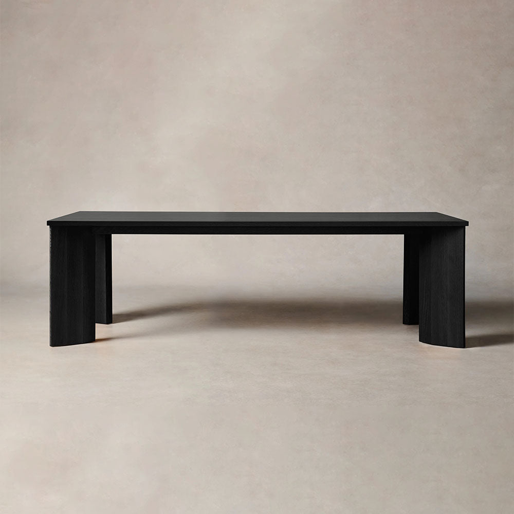 Table de salle à manger rectangulaire en bois Yorn avec piètement incliné