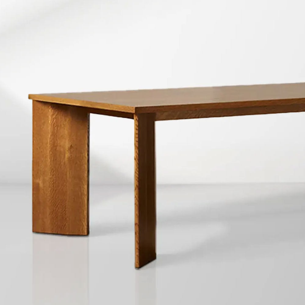 Table de salle à manger rectangulaire en bois Yorn avec piètement incliné